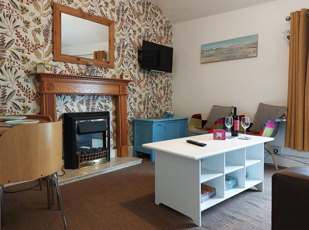 Salt Marsh Apartment Tywyn Bagian luar foto