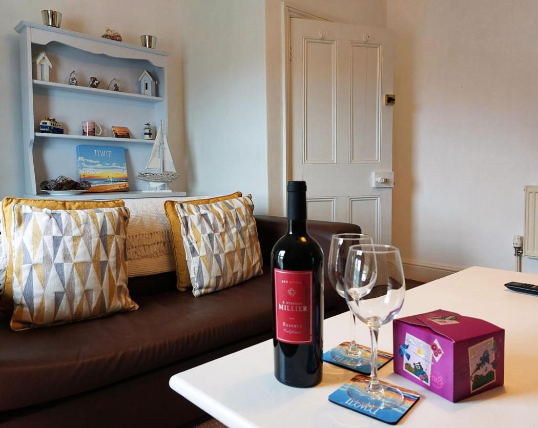Salt Marsh Apartment Tywyn Bagian luar foto