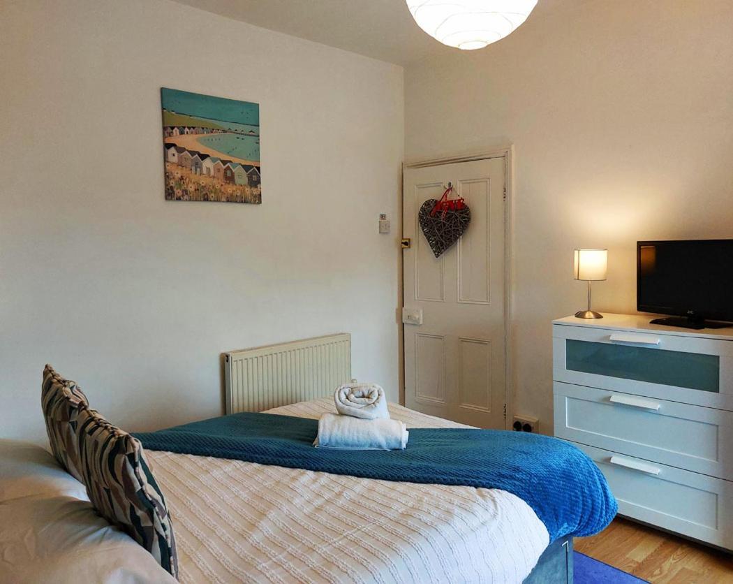 Salt Marsh Apartment Tywyn Bagian luar foto