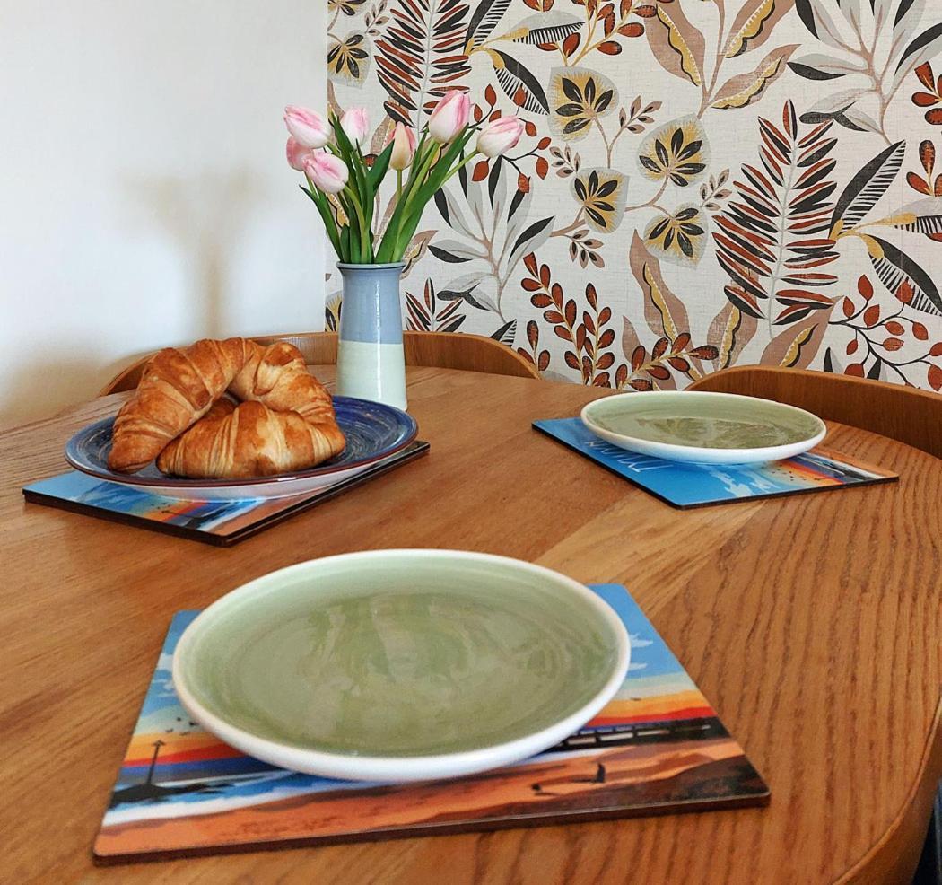 Salt Marsh Apartment Tywyn Bagian luar foto